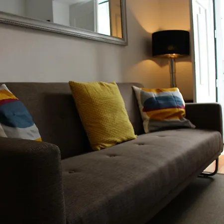 Bairro Alto & Flats By Village דירה